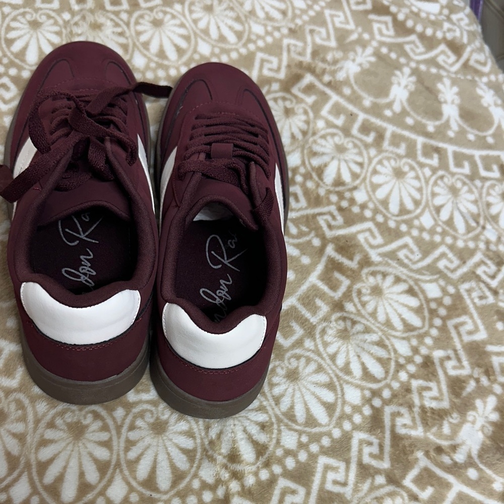London Rag
Womens Zoomer Contrasting Patchwork Chunky Sneakers Maroon NWT - Picture 9 of 9